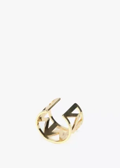 Anillo dorado letras M
