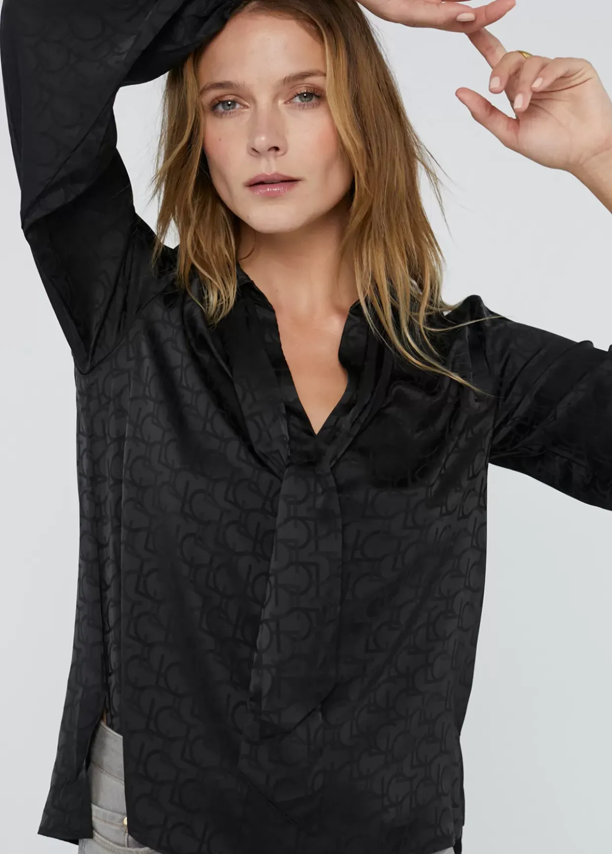 Blusa con lazo
