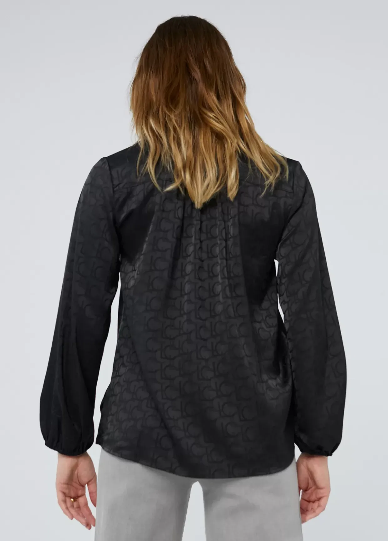 Blusa con lazo