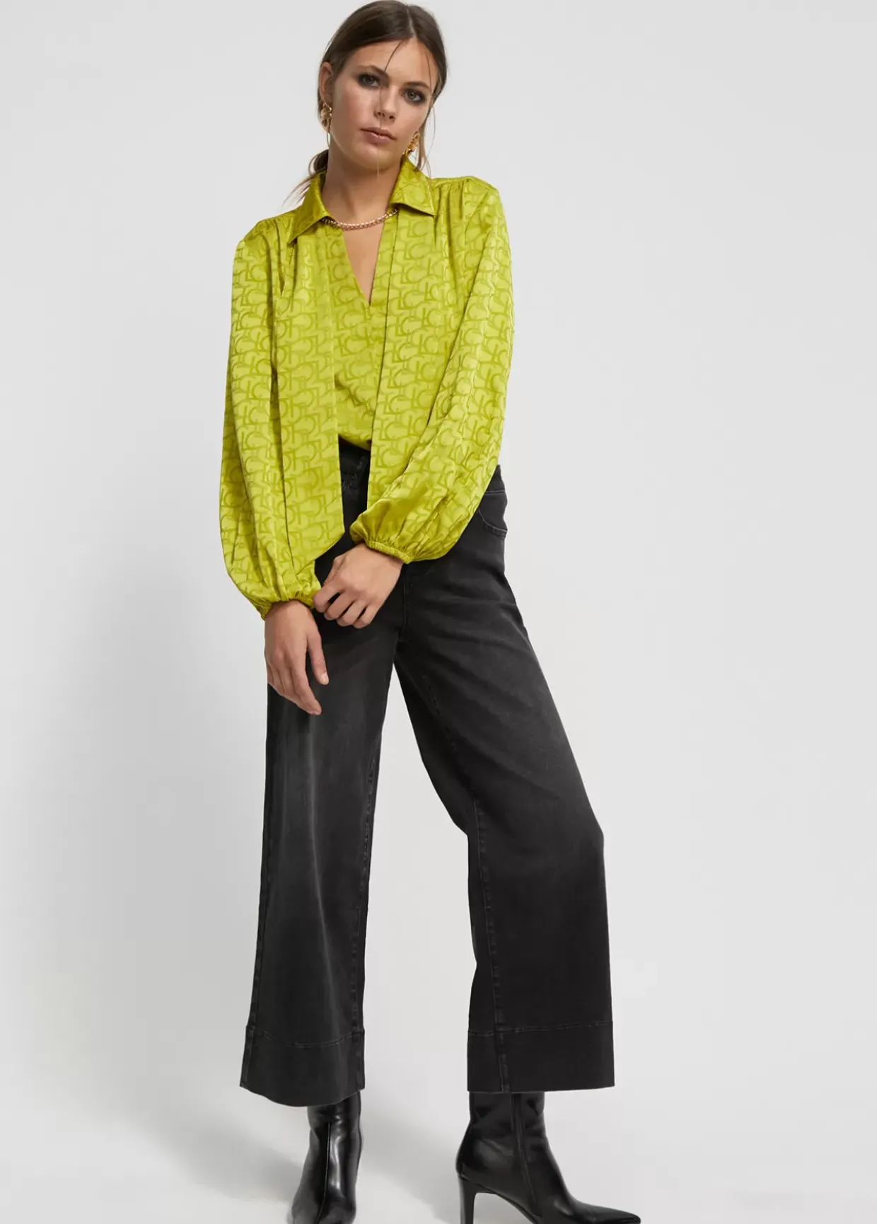 Blusa con lazo