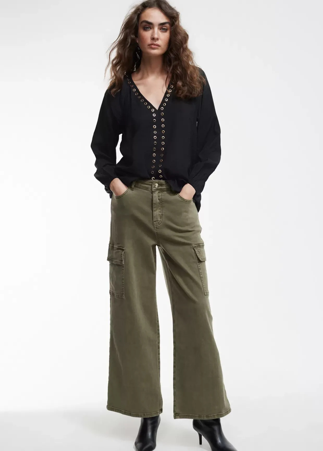 Blusa detalle eyelets