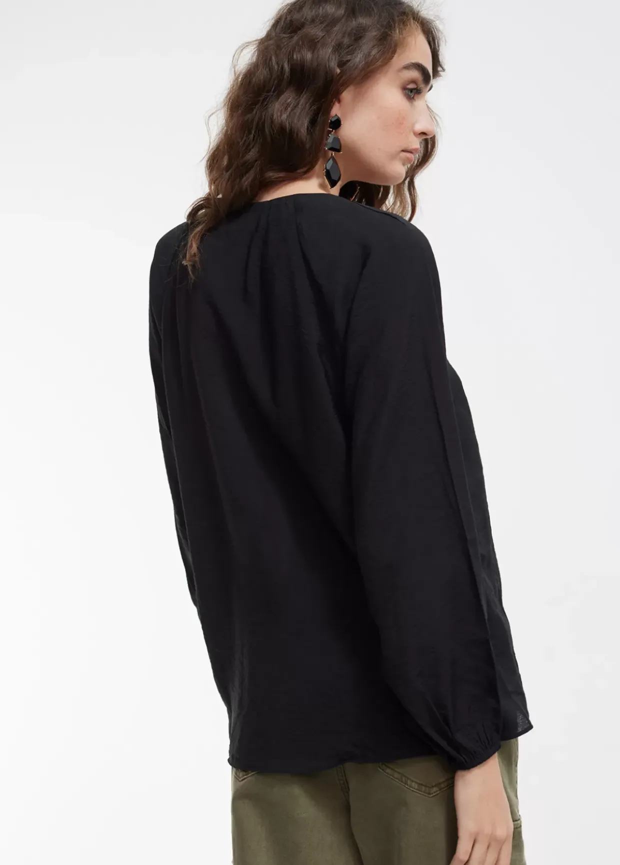 Blusa detalle eyelets