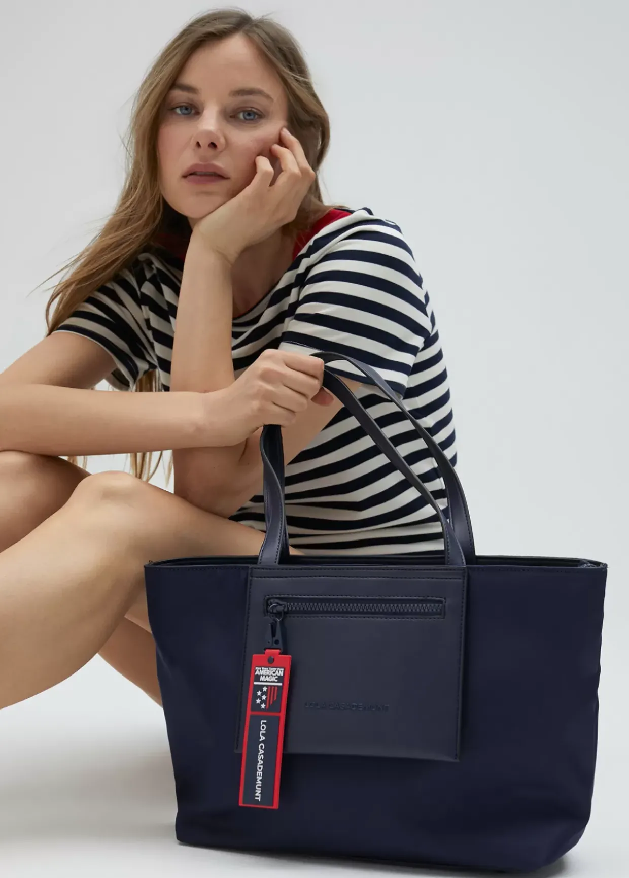 Bolso azul marino edición limitada - Lola Casademunt