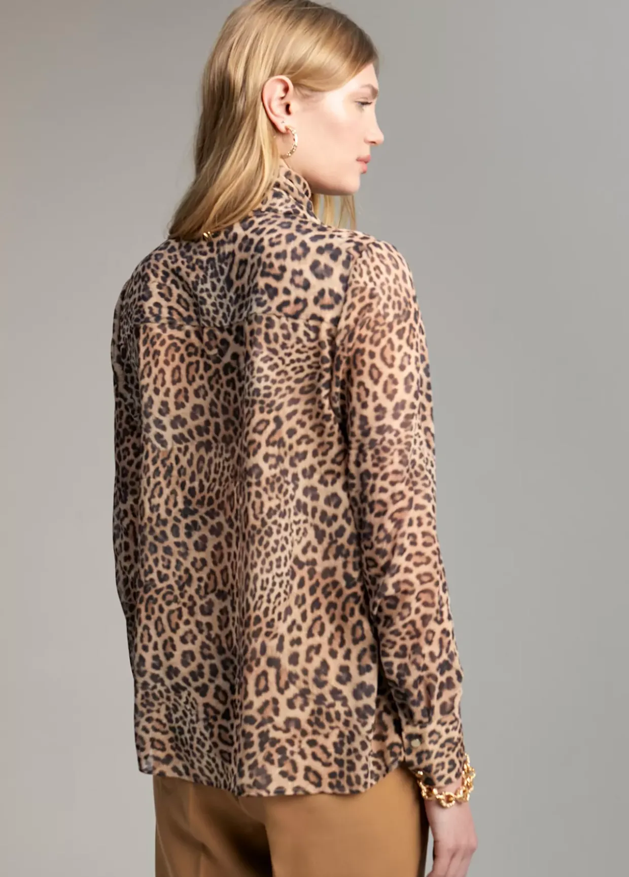 Camisa con lazada