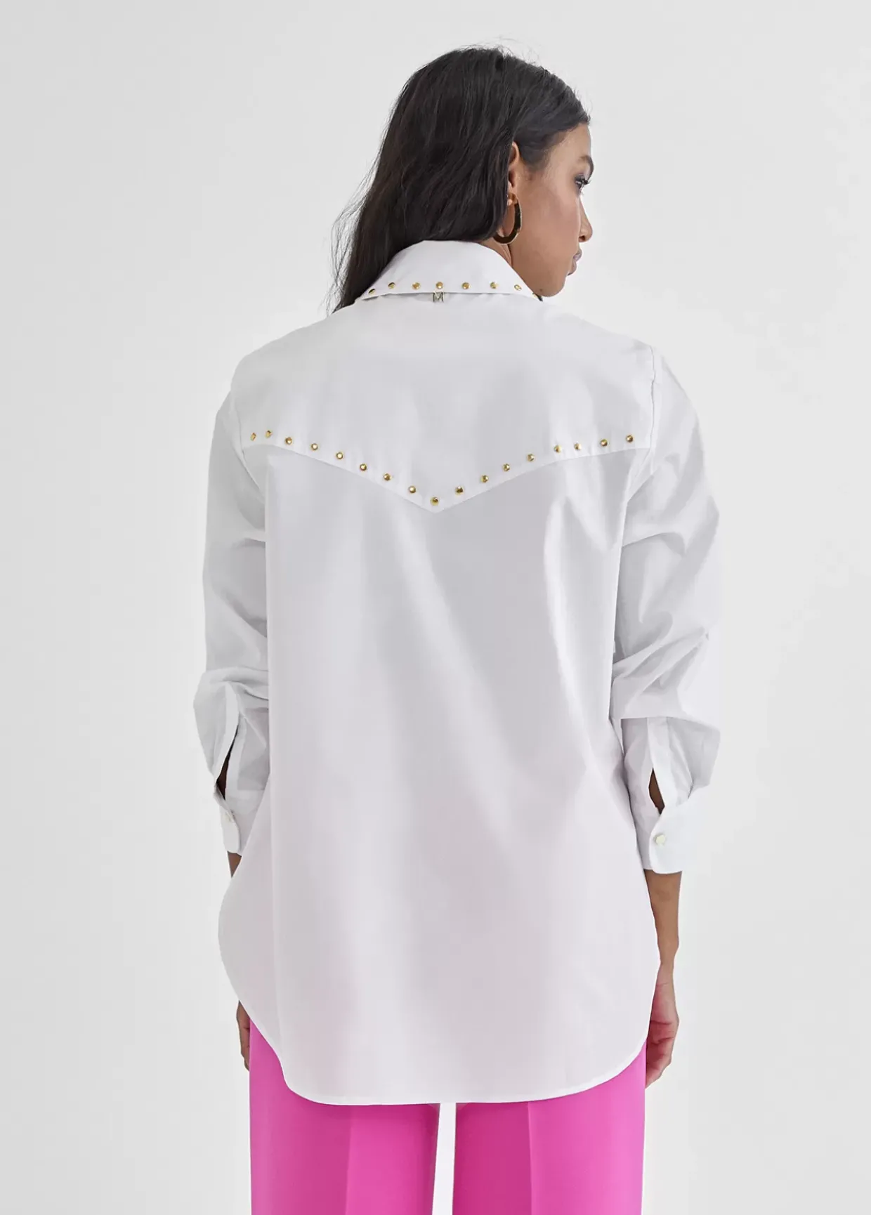 Camisa con tachas