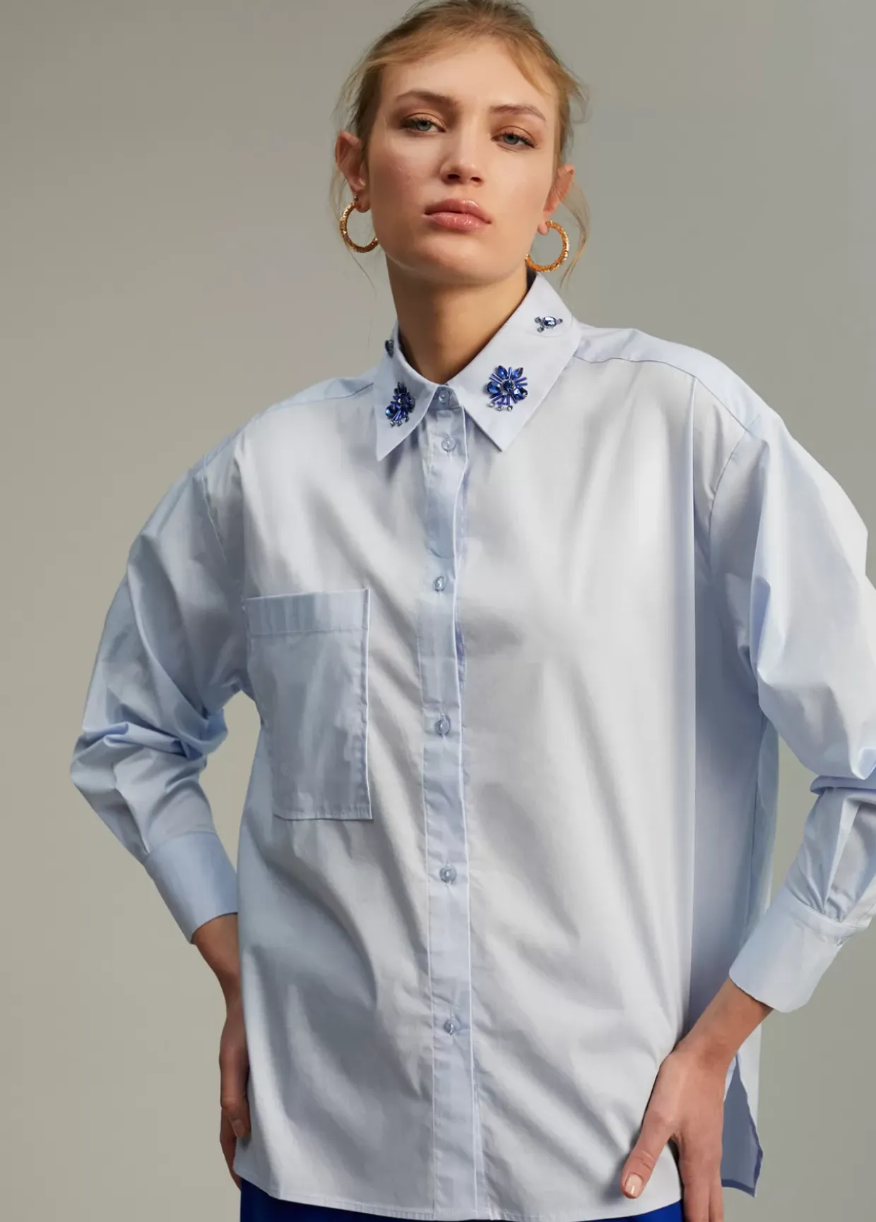 Camisa detalle joya