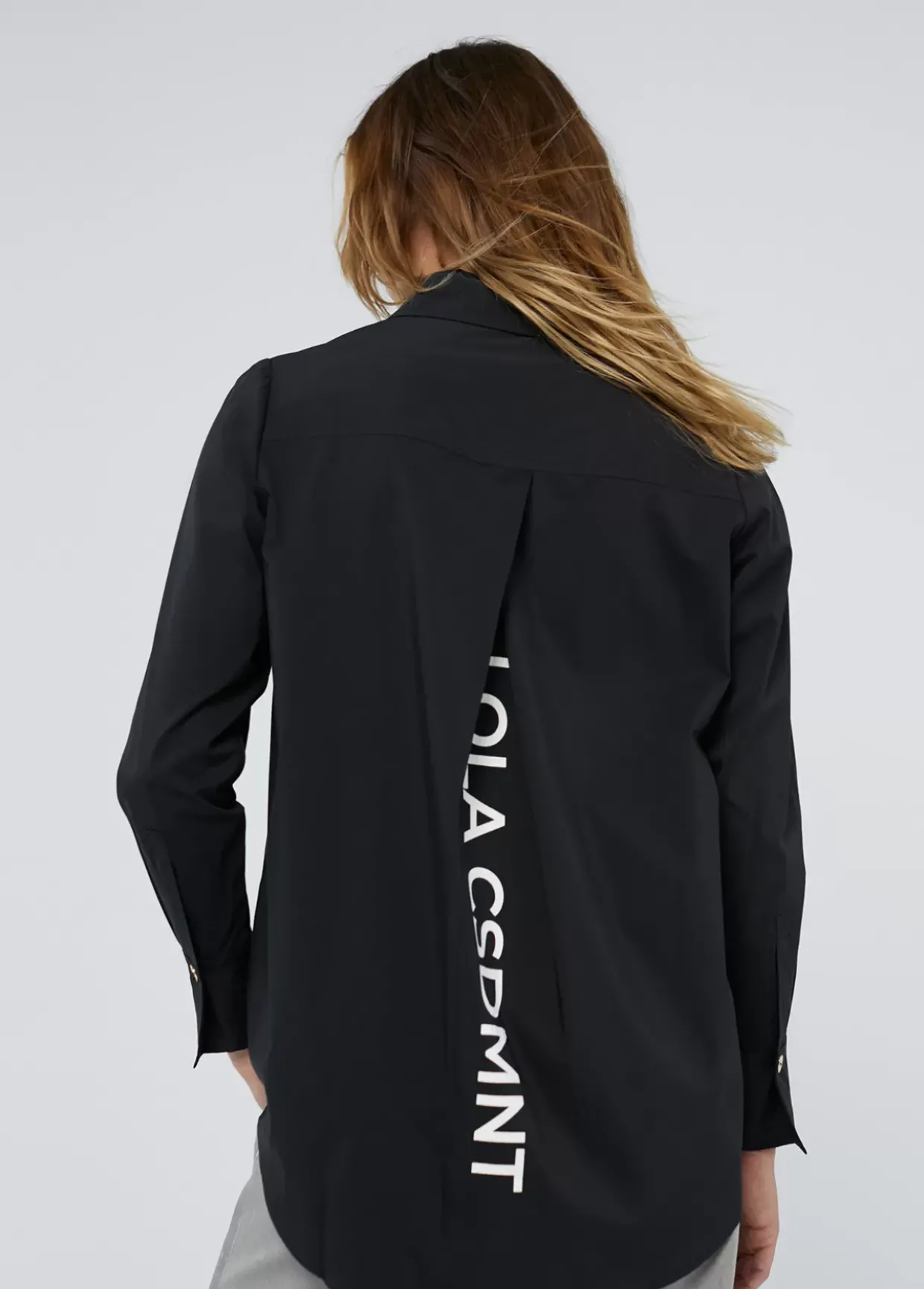 Camisa detalle logo