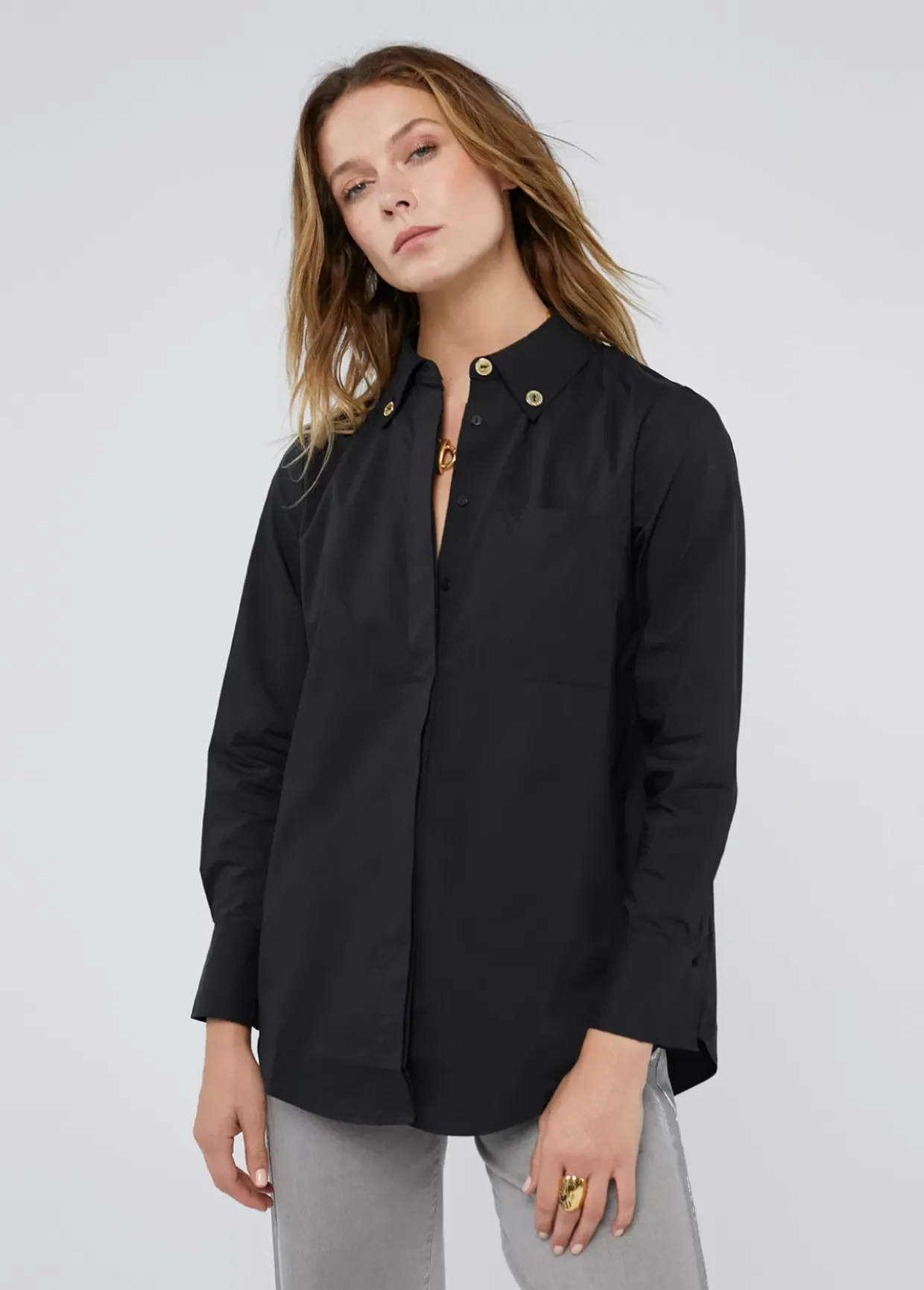 Camisa detalle logo