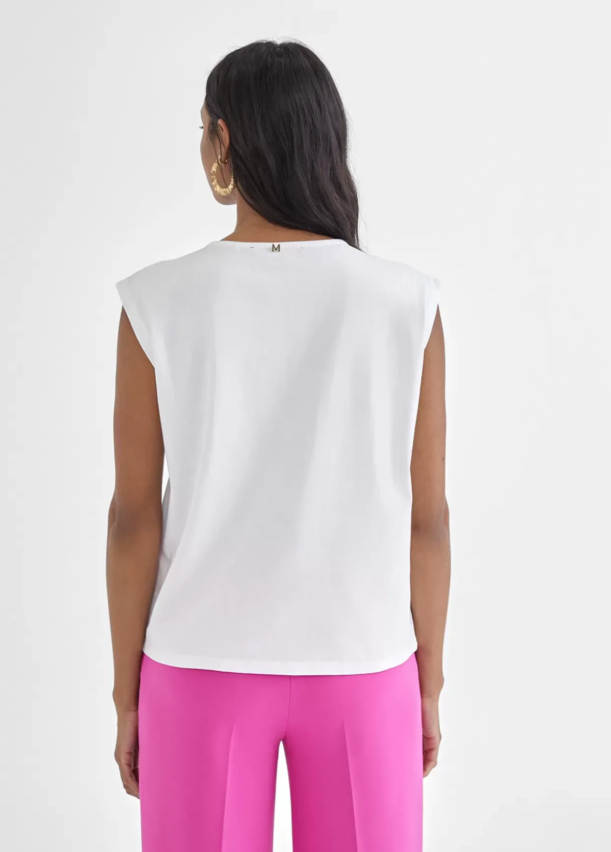 Camiseta escote joyas