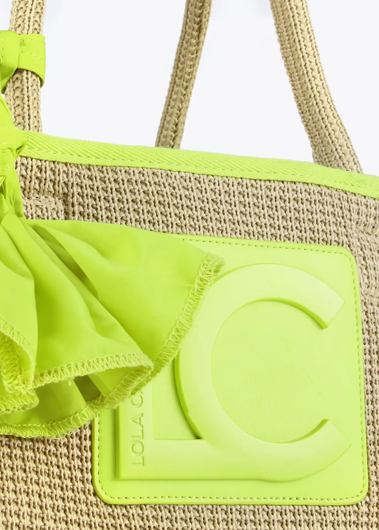 Capazo con ribetes color fluor