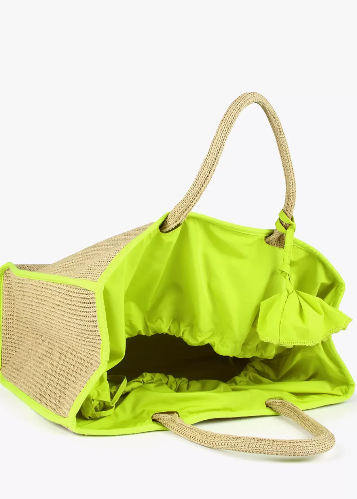 Capazo con ribetes color fluor