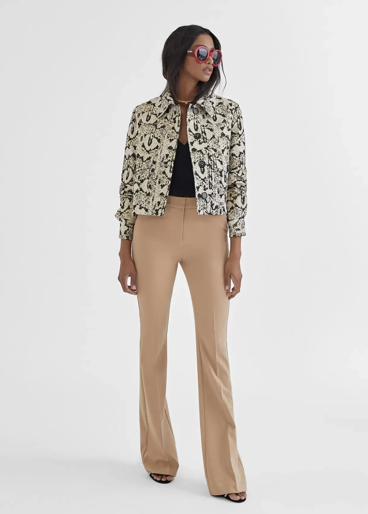 Chaqueta corta animal print
