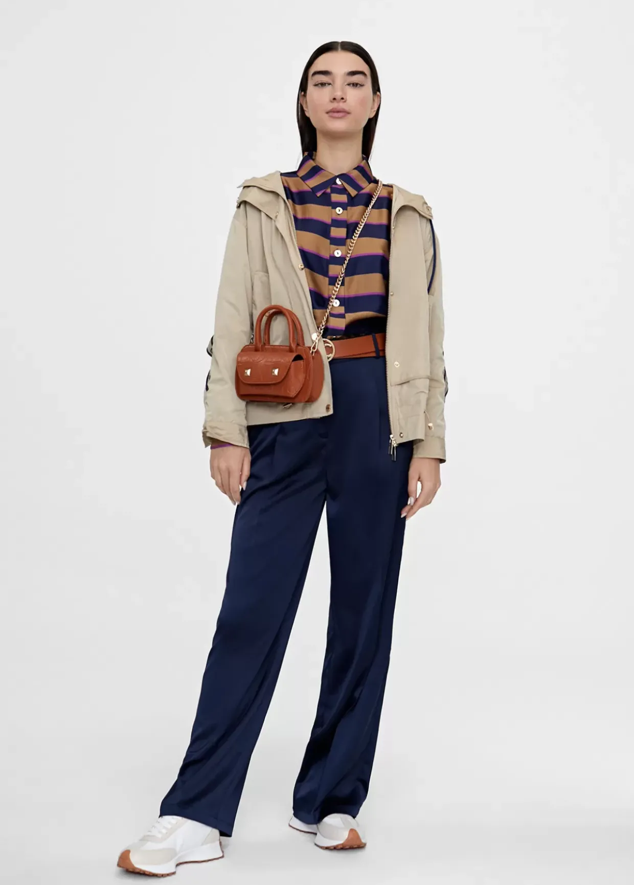 Chaqueta deportiva con capucha