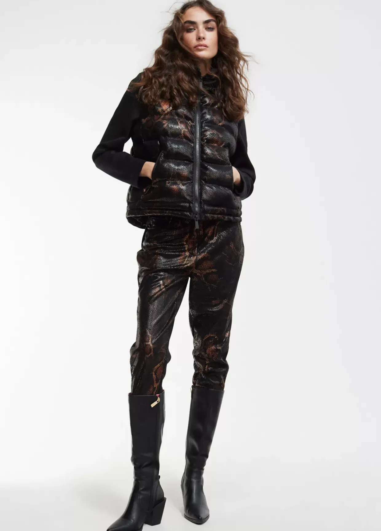 Chaqueta efecto escamas