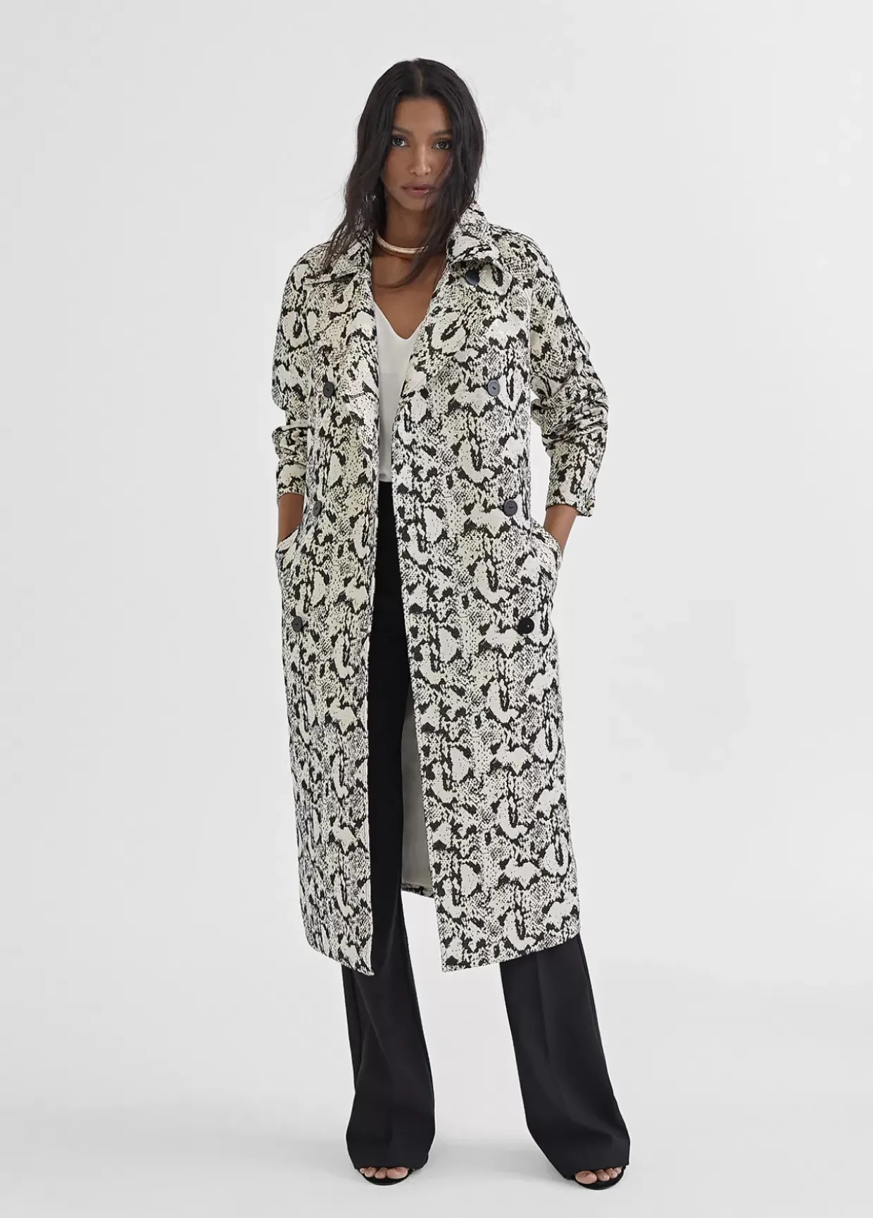 Gabardina efecto serpiente