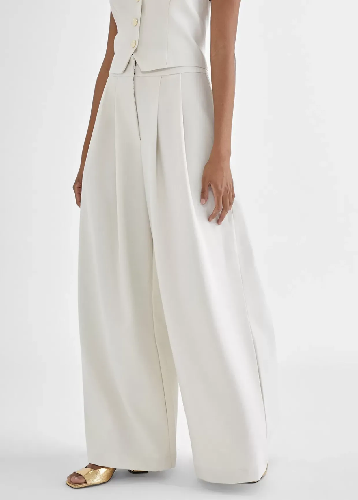 Pantalón ancho y fluído