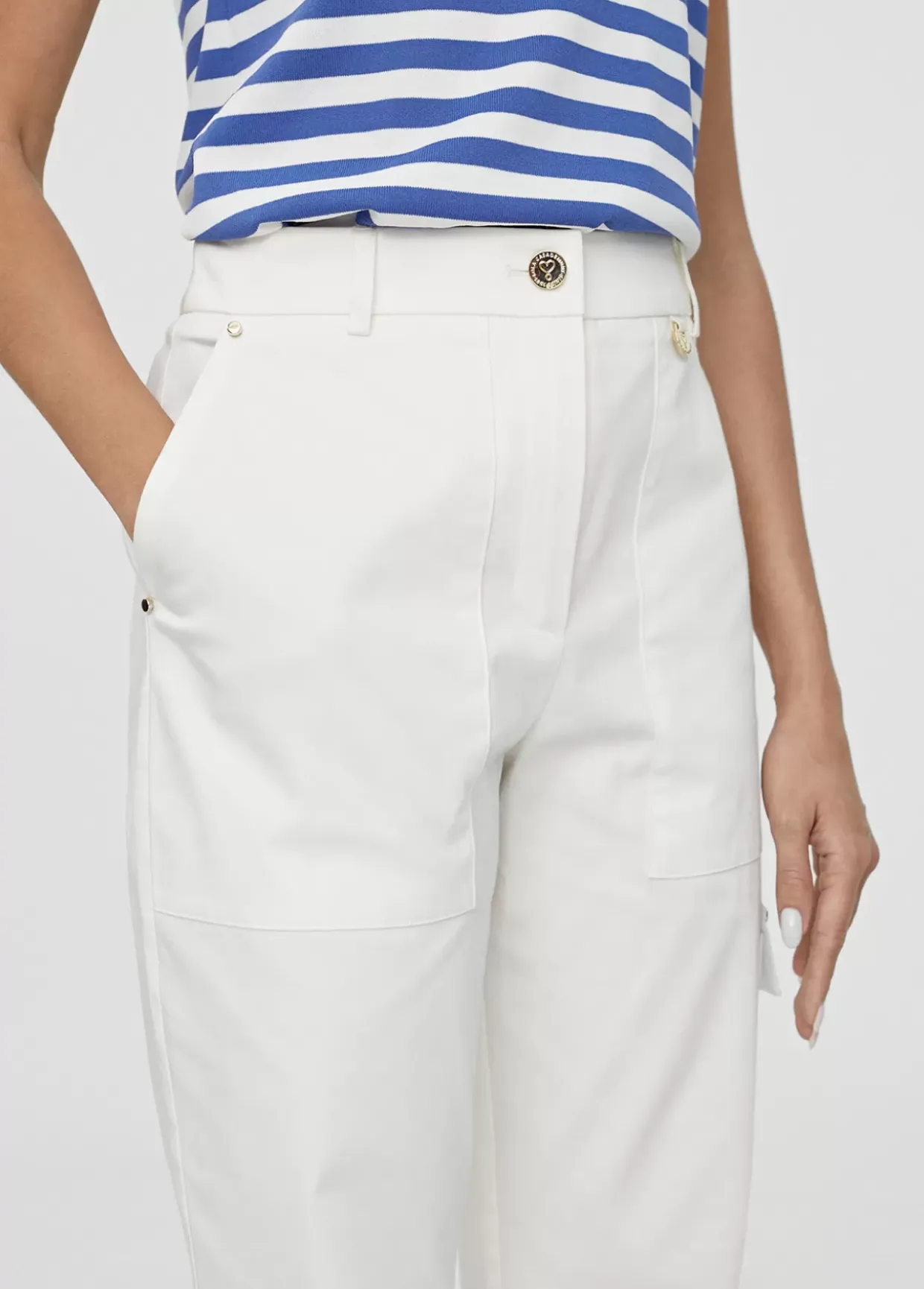 Pantalón con bolsillos