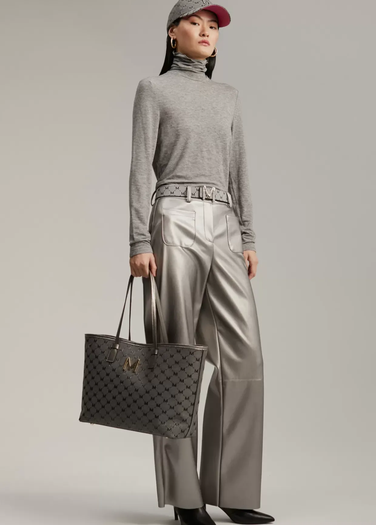 Pantalón efecto piel