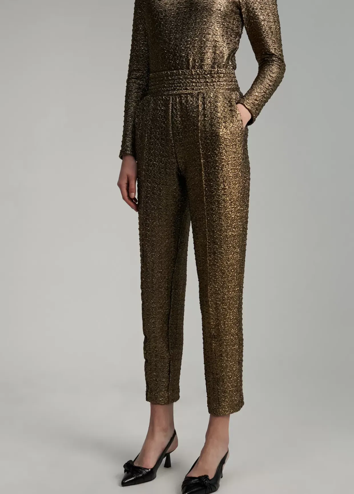 Pantalón jogging dorado