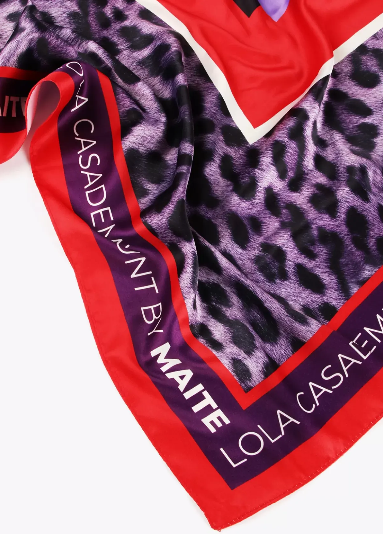 Pañuelo animal leopardo lilas