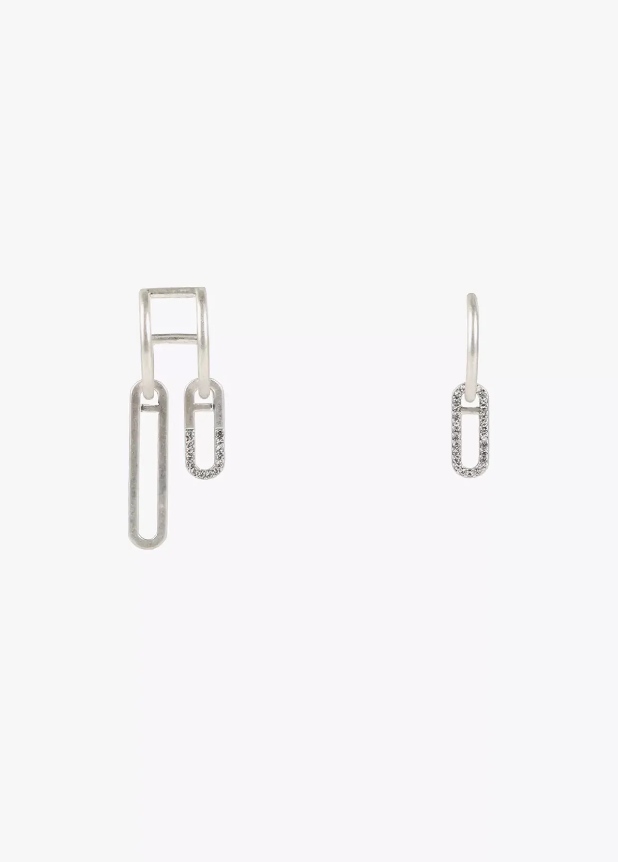 Pendientes asimétricos