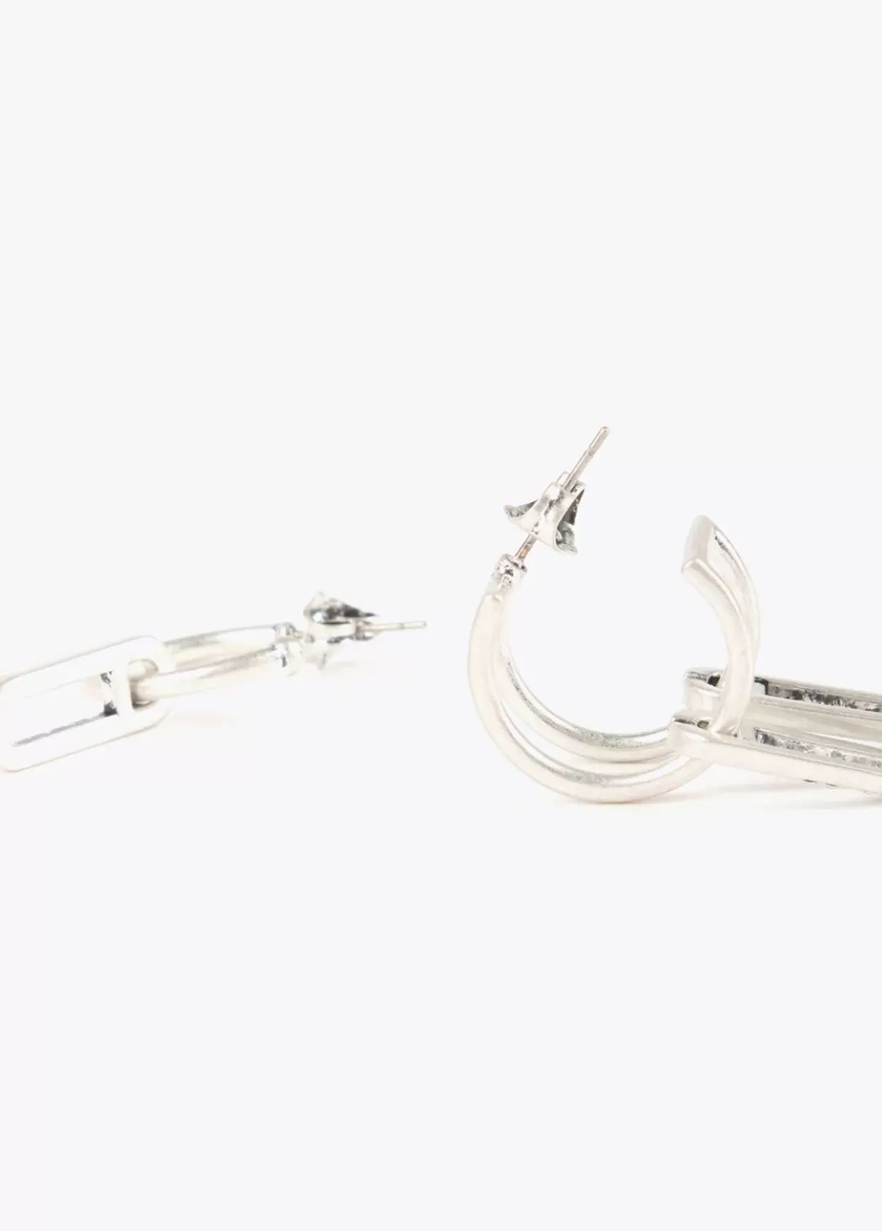 Pendientes asimétricos