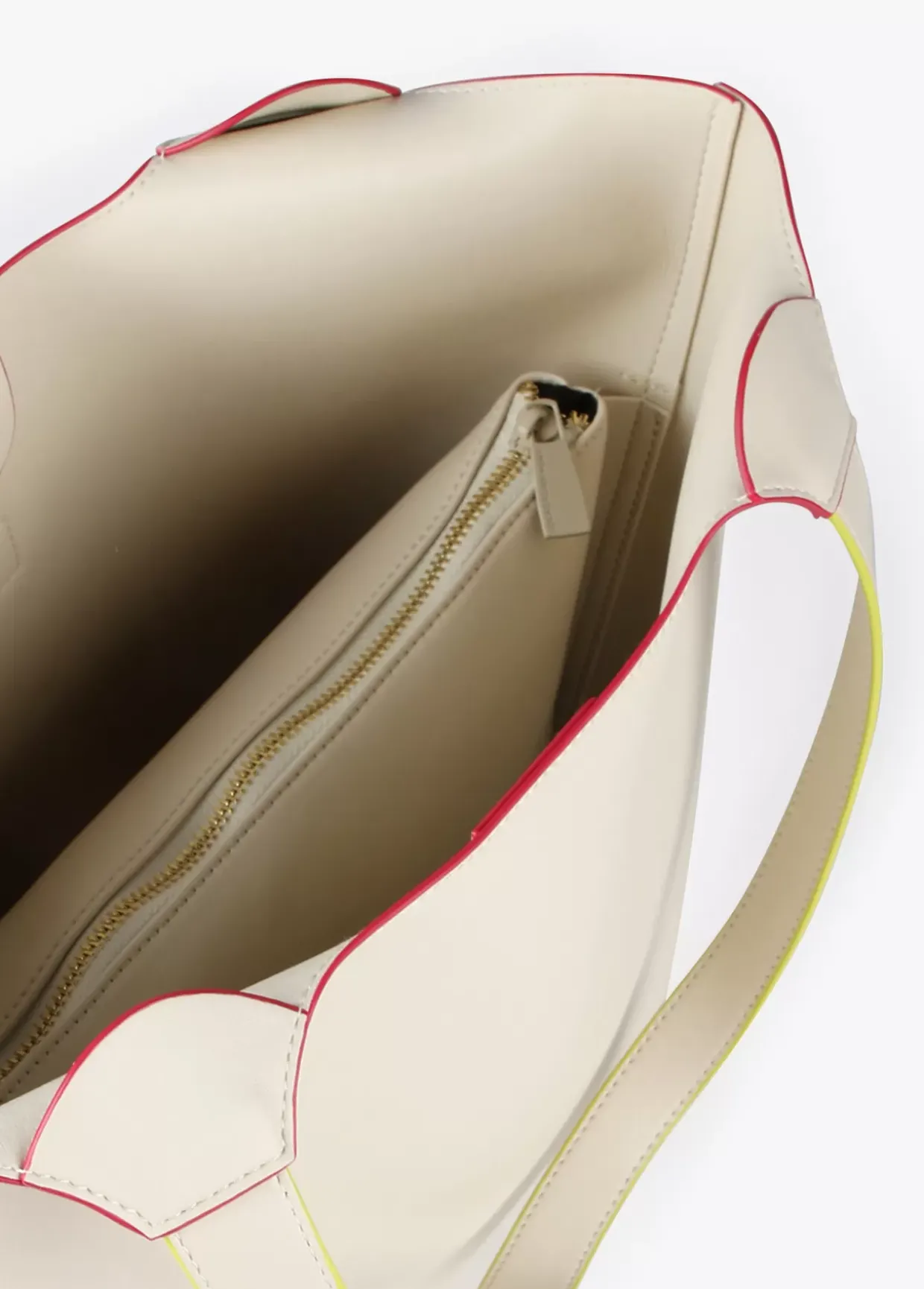 Shopper crudo detalles contraste