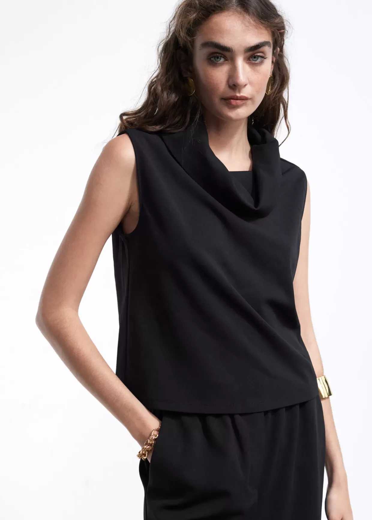 Top cuello desbocado