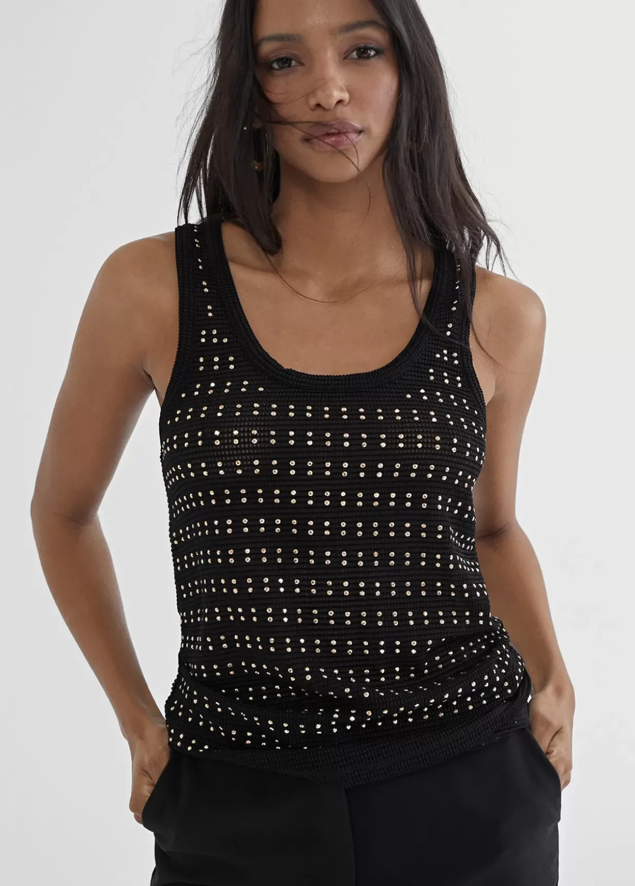 Top semi transparente negro