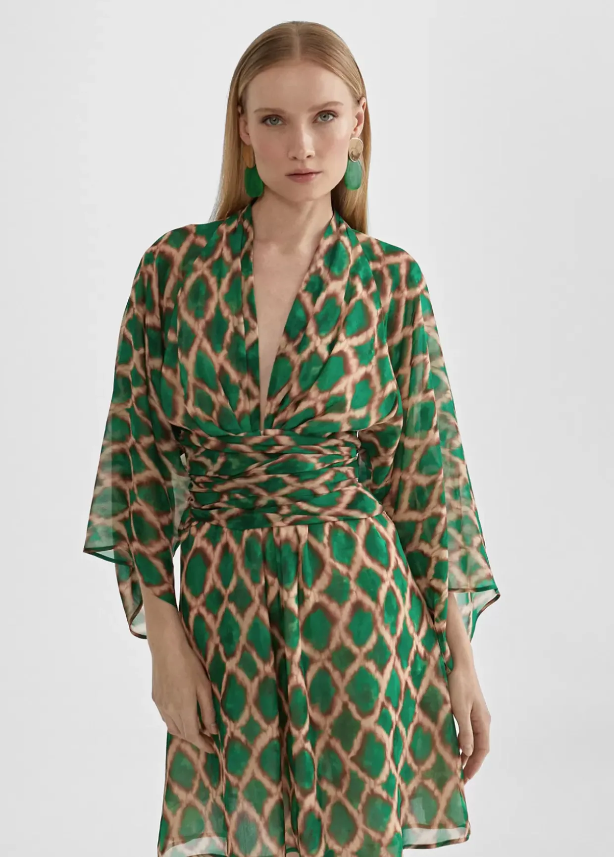 Vestido corto fluido estampado