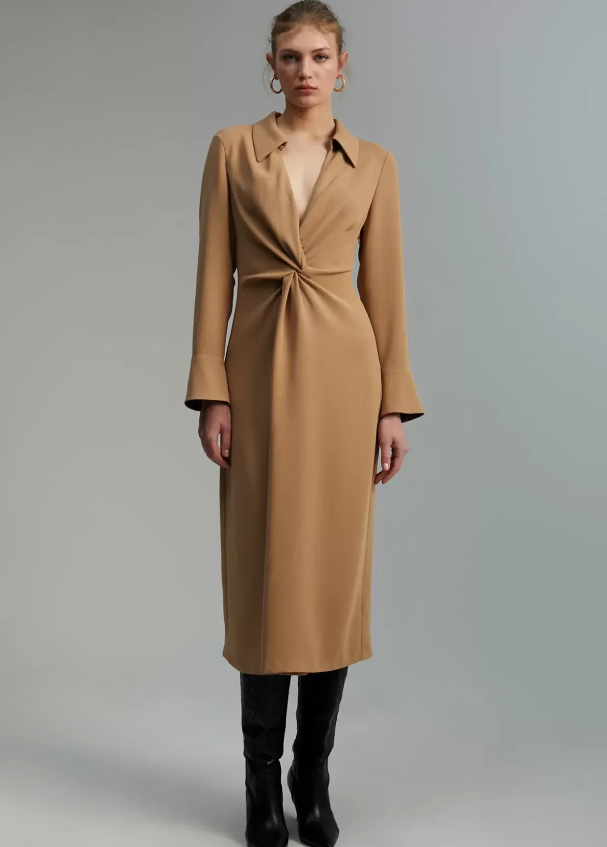 Vestido midi nudo