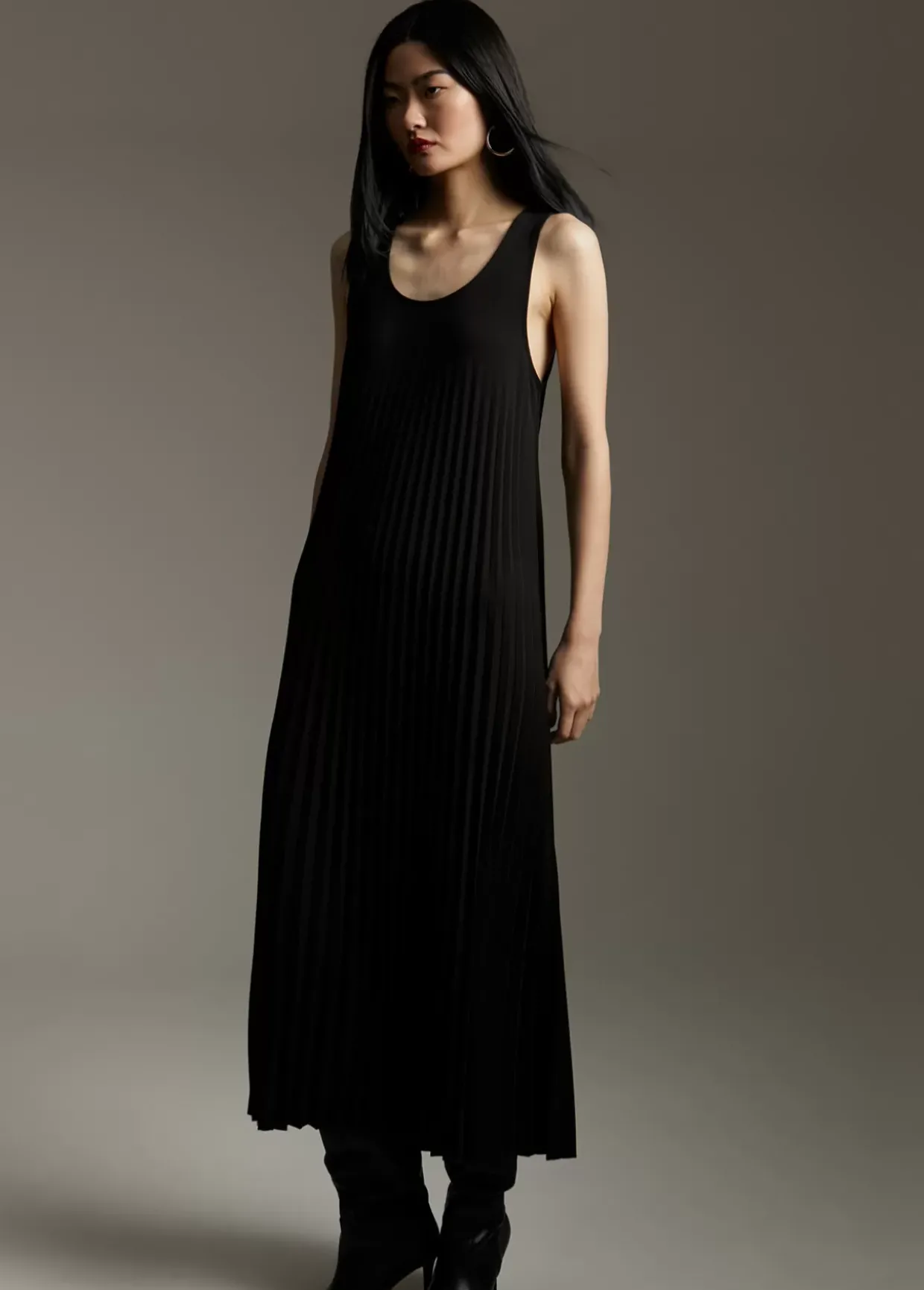 Vestido sin manga plisado